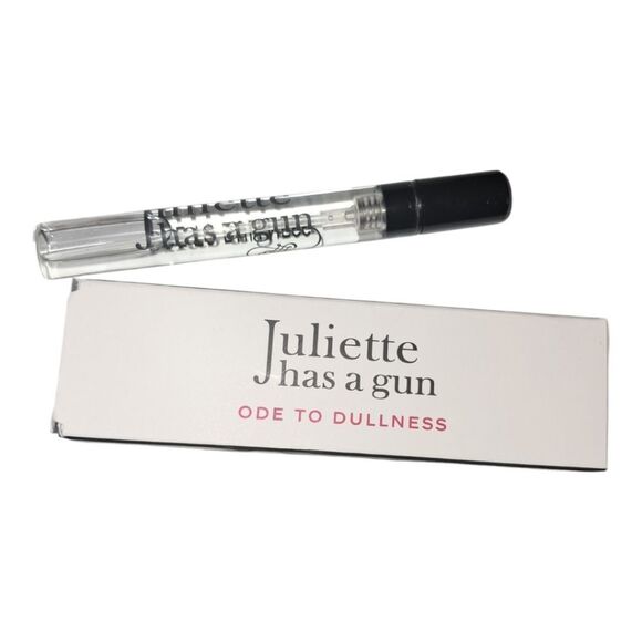 Juliette has a gun Ode to Dullness Eau De Parfum Purse Spray 5ml New with Box - Picture 2 of 7